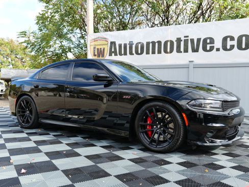 Used 2018 Dodge Charger R/T image 65