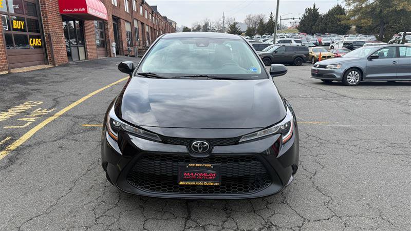 Used 2022 Toyota Corolla LE FWD image 2