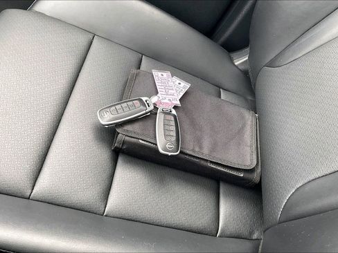 Used 2023 Nissan Rogue SV w/ SV Premium B Package image 10