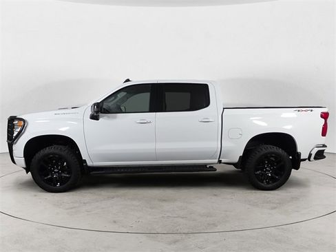 Used 2023 Chevrolet Silverado 1500 RST image 2