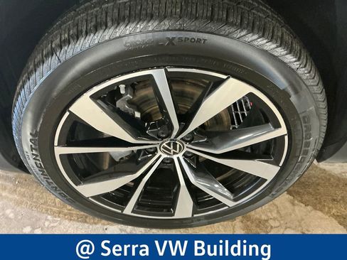 Used 2024 Volkswagen Atlas SEL Premium R-Line AWD/4WD image 11