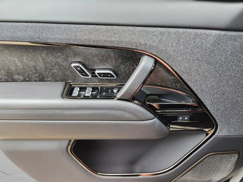 Used 2025 Land Rover Range Rover Sport Autobiography image 16