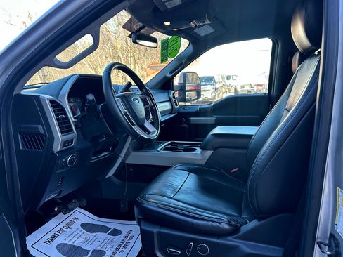 Used 2019 Ford F250 Lariat w/ Chrome Package image 9