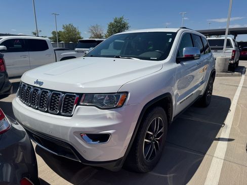 Used 2019 Jeep Grand Cherokee Limited RWD image 2