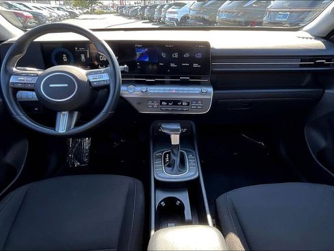 Certified 2025 Hyundai Kona SEL image 11