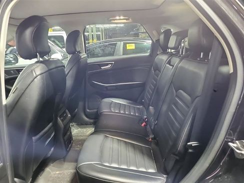 Used 2017 Ford Edge SEL w/ Equipment Group 201A AWD/4WD image 10