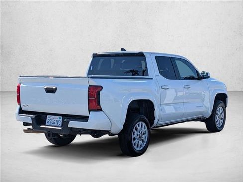 Used 2024 Toyota Tacoma SR5 AWD/4WD image 5