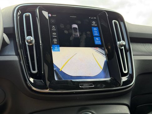 Certified 2023 Volvo C40 P8 Recharge Ultimate w/ Protection Package Premier AWD/4WD image 17