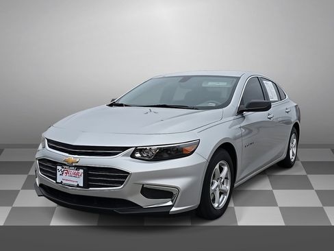 Used 2017 Chevrolet Malibu LS w/ LPO, Convenience Package 1 image 3