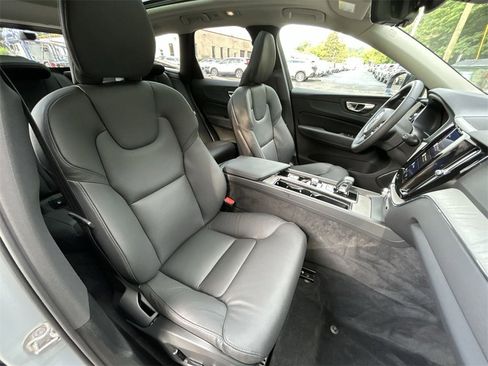 Certified 2025 Volvo XC60 T8 Plus w/ Protection Package Premier image 25