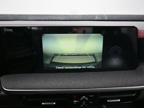 Certified 2025 Nissan Kicks SV image 19