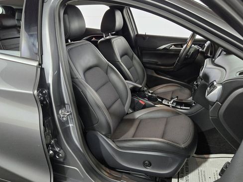 Used 2018 INFINITI QX30 AWD image 34