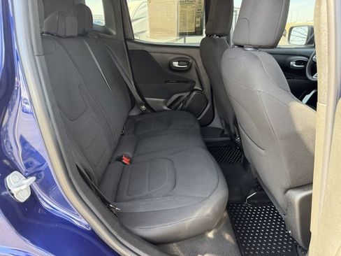 Used 2019 Jeep Renegade Latitude image 13