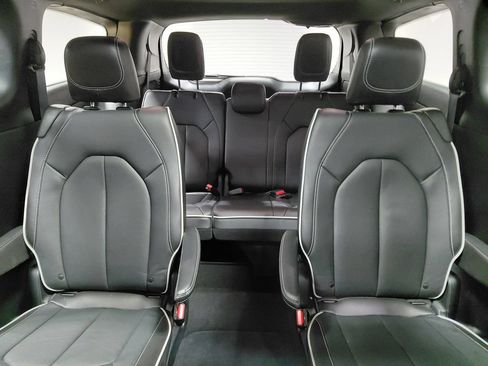 Used 2026 Chrysler Pacifica Limited w/ S Appearance Package AWD/4WD image 22