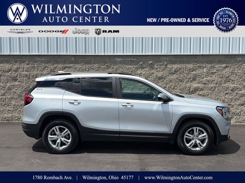 Used 2022 GMC Terrain SLE w/ Driver Convenience Package FWD image 1