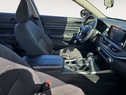 Used 2025 Nissan Altima 2.5 S FWD image 15