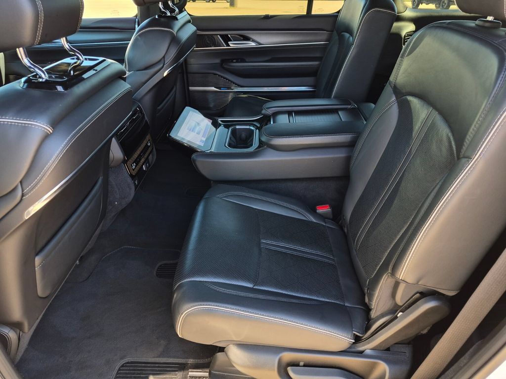 Used 2024 Jeep Grand Wagoneer L Series II w/ Quick Order Packagew 28T AWD/4WD image 39