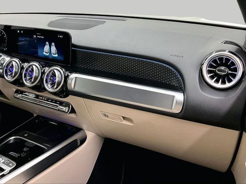 Used 2025 Mercedes-Benz GLB 250 image 18