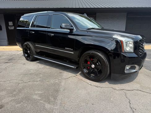 Used 2015 GMC Yukon Denali w/ Premium Package AWD/4WD image 4
