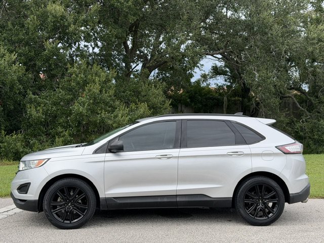 Used 2018 Ford Edge SE FWD image 2