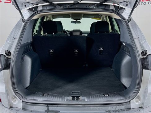 Used 2020 Ford Escape SE image 25
