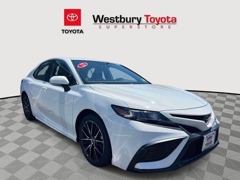 Certified 2022 Toyota Camry SE w/ Carpet Mat Package (TMS) FWD image 1