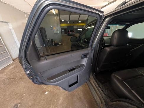 Used 2009 Ford Escape Limited FWD image 24