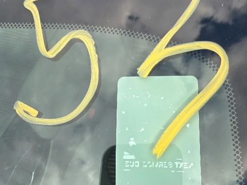 Used 2020 Toyota Camry SE image 30