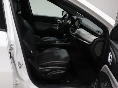 Used 2023 Jeep Compass Latitude AWD/4WD image 23