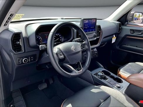 Used 2024 Ford Bronco Sport Outer Banks image 17