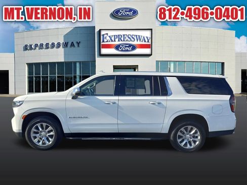 Used 2023 Chevrolet Suburban Premier image 10