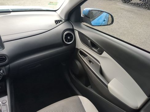 Used 2022 Hyundai Kona SE image 16