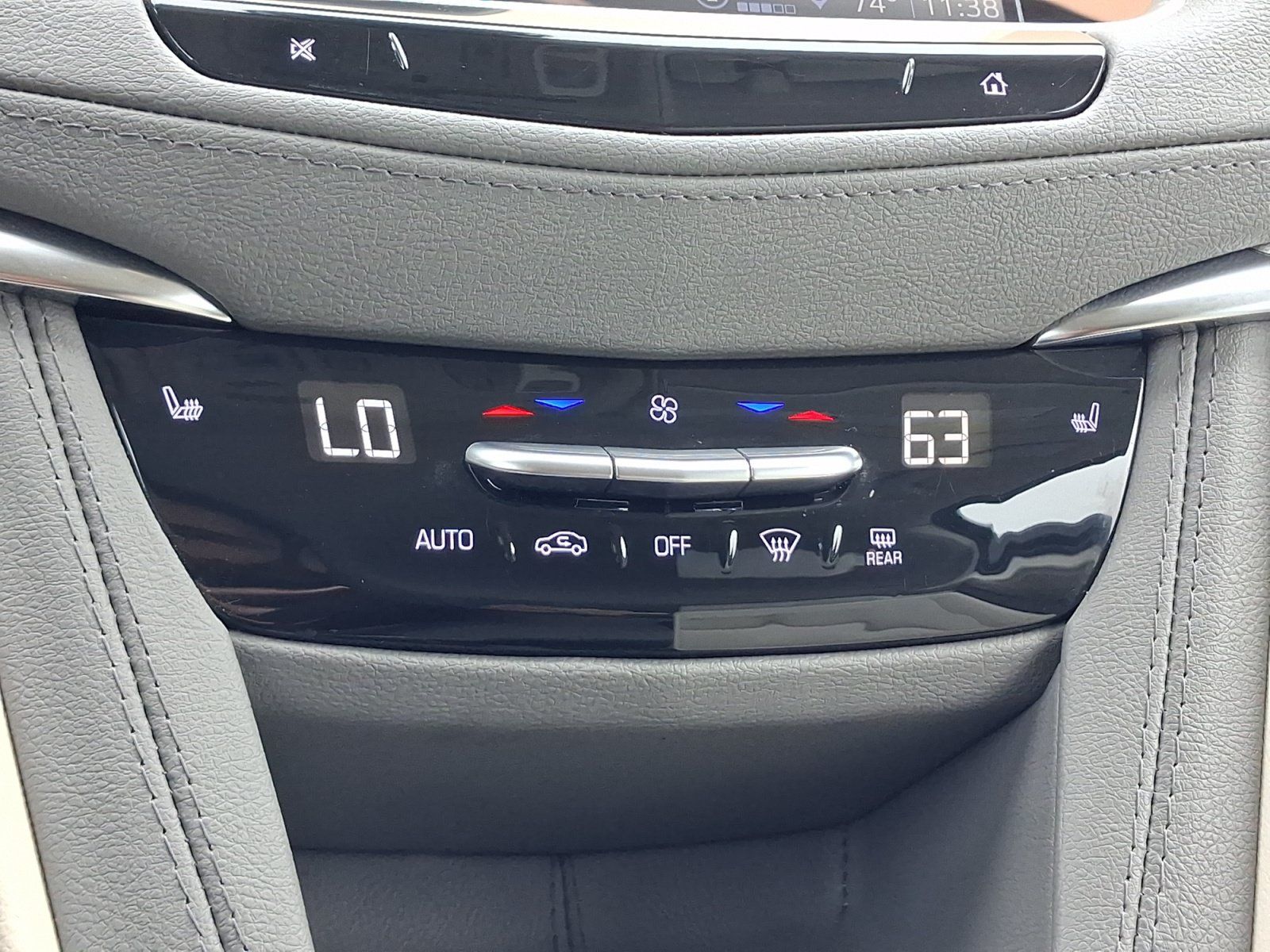 Used 2023 Cadillac XT5 Premium Luxury w/ Technology Package AWD/4WD image 17