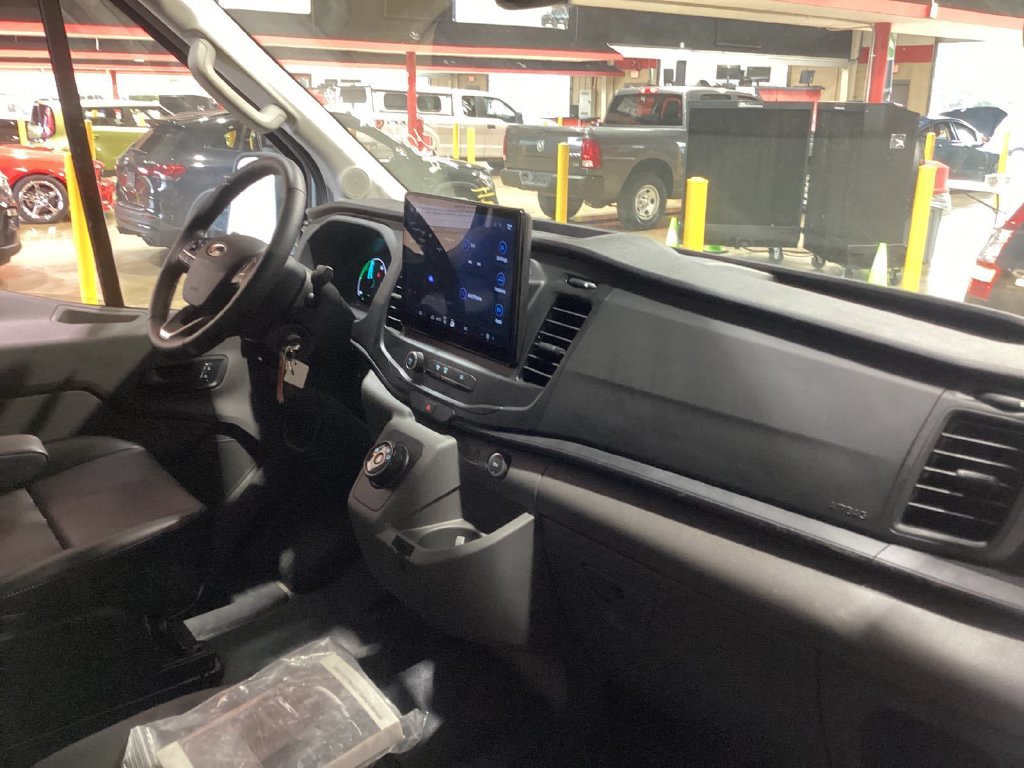 Used 2023 Ford E-Transit Medium Roof RWD image 17
