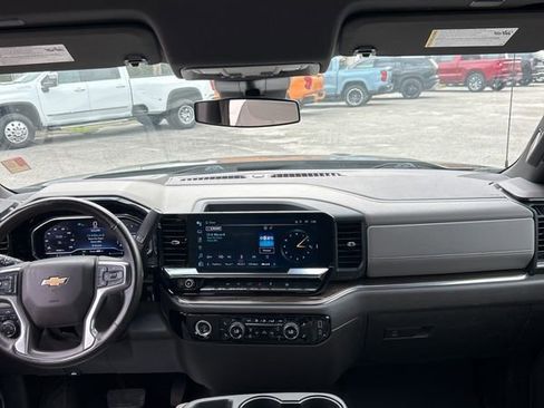Used 2024 Chevrolet Silverado 1500 LT image 11