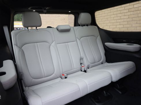 Used 2026 Jeep Grand Wagoneer Summit w/ Rear Seat Video Group I AWD/4WD image 28