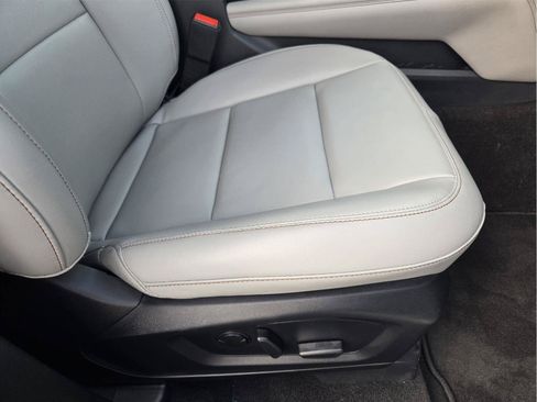 Certified 2025 Ford Explorer Active w/ Active Comfort Package RWD image 22