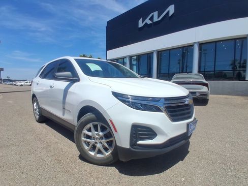 Used 2023 Chevrolet Equinox LS w/ LS Convenience Package FWD image 1