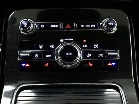 Used 2023 Lincoln Nautilus FWD w/ Premium Package image 22