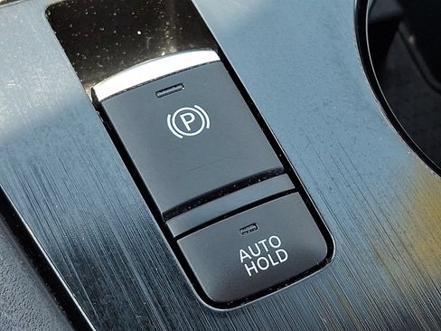 Used 2025 Nissan Rogue SV AWD/4WD image 24