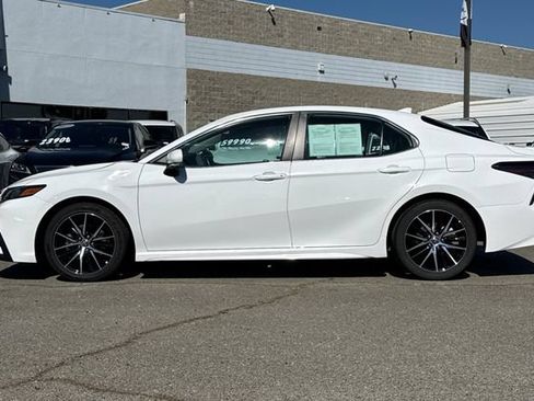 Used 2024 Toyota Camry SE FWD image 7