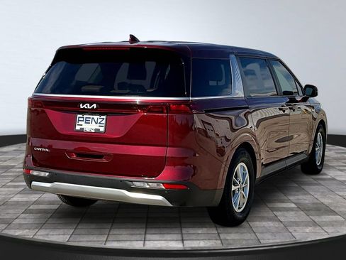 Used 2024 Kia Carnival LX FWD image 7