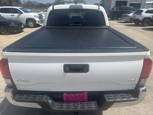 Used 2021 Toyota Tacoma SR5 image 12