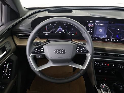 Used 2025 Audi Q5 Prestige image 32