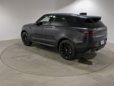 New 2025 Land Rover Range Rover Sport SE image 3