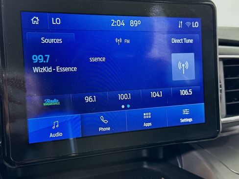 Used 2022 Ford Explorer XLT w/ Equipment Group 202A AWD/4WD image 29
