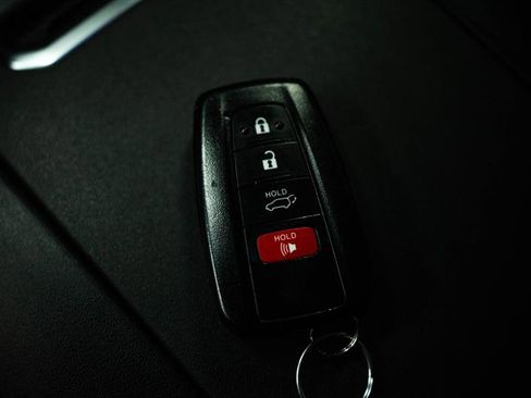 Used 2023 Toyota Highlander Bronze Edition image 24