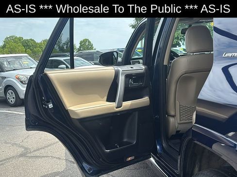 Used 2014 Toyota 4Runner Limited AWD/4WD image 27