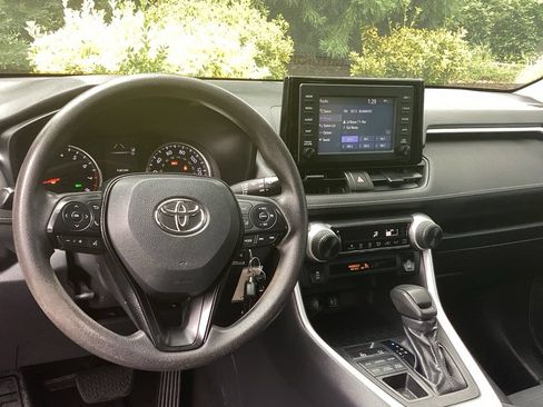 Used 2019 Toyota RAV4 LE w/ All Weather Liner Package AWD/4WD image 10