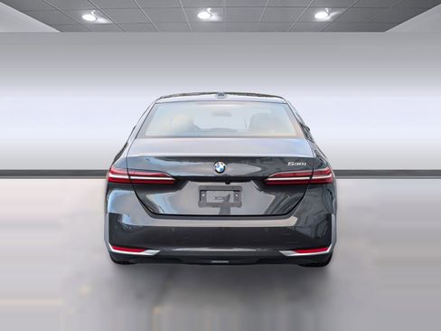 Certified 2025 BMW 530i image 10